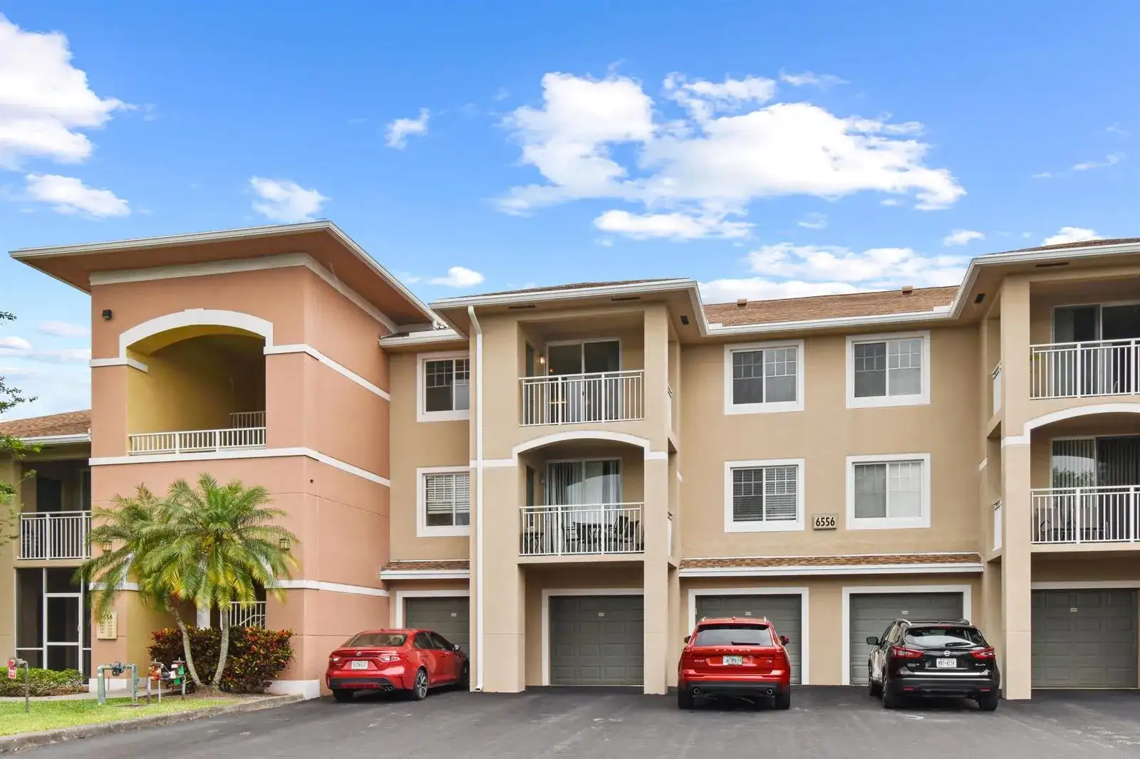 6556 Emerald Dunes Drive # 302, West Palm Beach FL 33411 photo 2