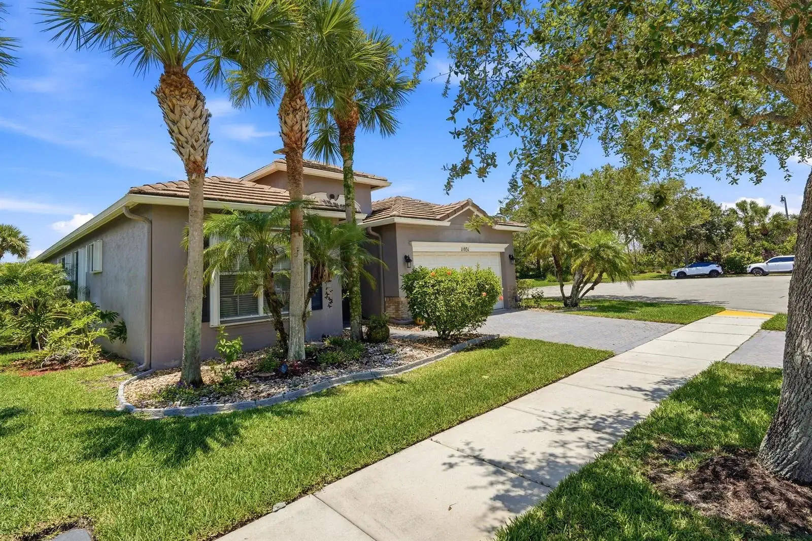 11031 SW Dunhill Court, FL 34987 photo 2
