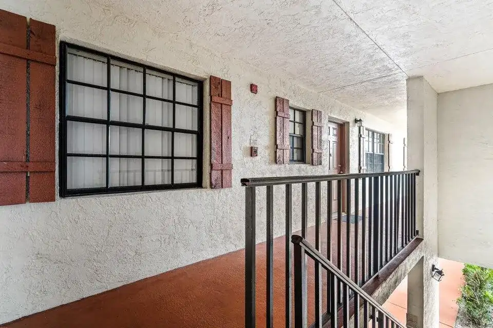 4151 Oak Terrace Drive # 4151, FL 33463 photo 4