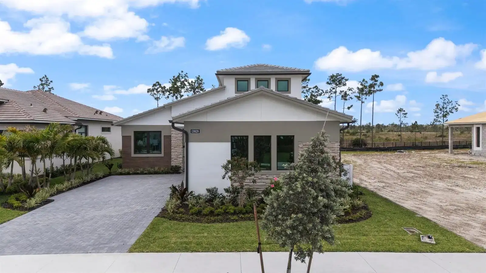 13928 Vivant Drive, Palm Beach Gardens FL 33412 photo 2