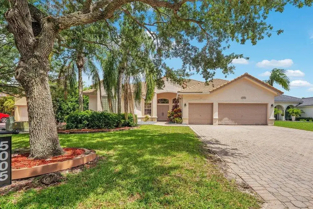 5005 NW 57th Terrace, Coral Springs FL 33067 photo 2