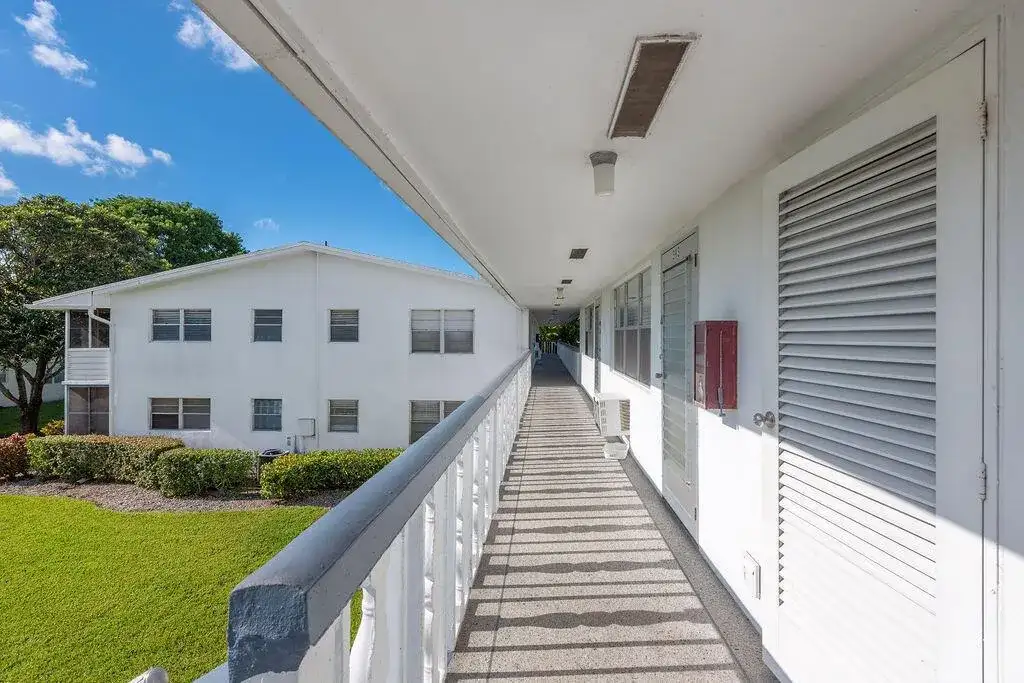393 Windsor, West Palm Beach FL 33417 photo 3