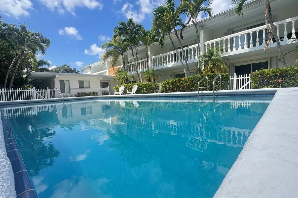 1727 Jimmy Buffett Mem Highway # 208, Vero Beach FL 32963