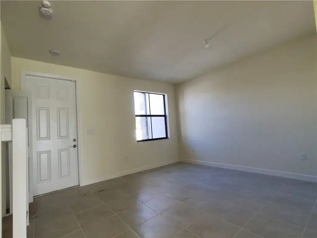 3216 W 114th Terrace, Hialeah FL 33018 photo 2