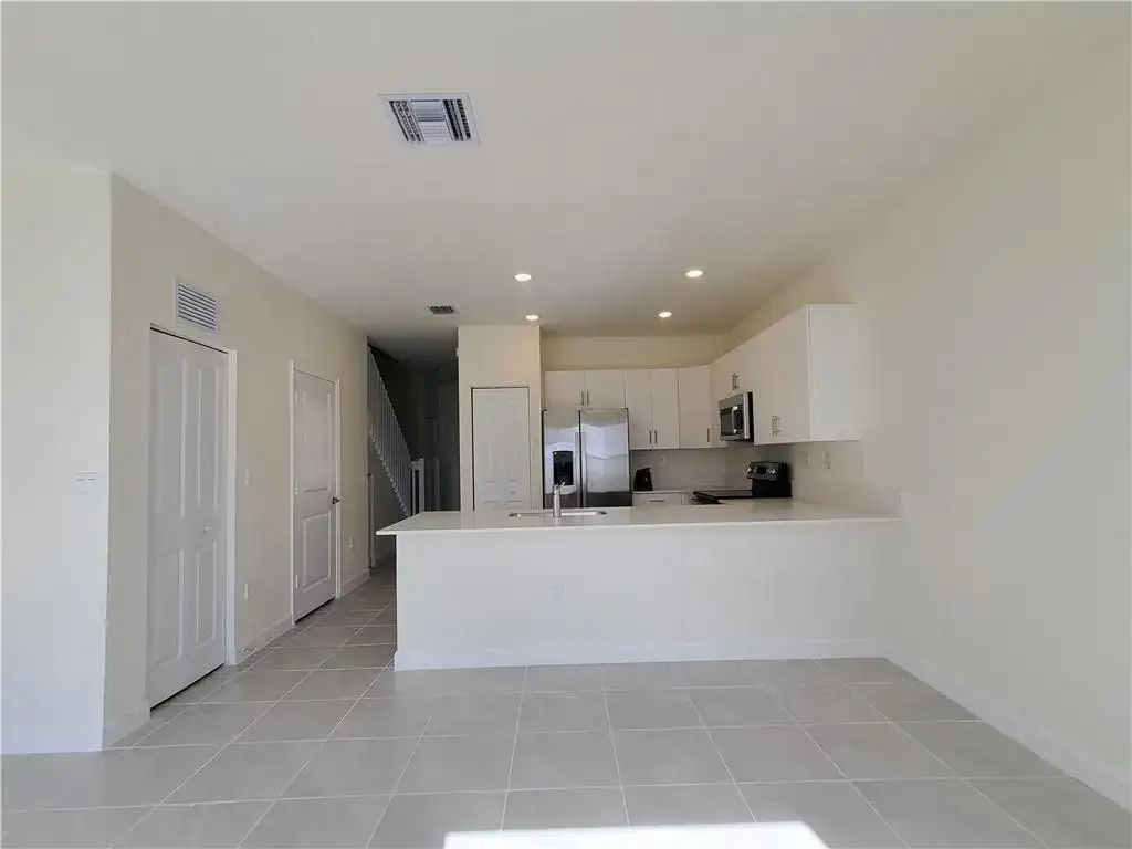 3216 W 114th Terrace, Hialeah FL 33018 photo 5