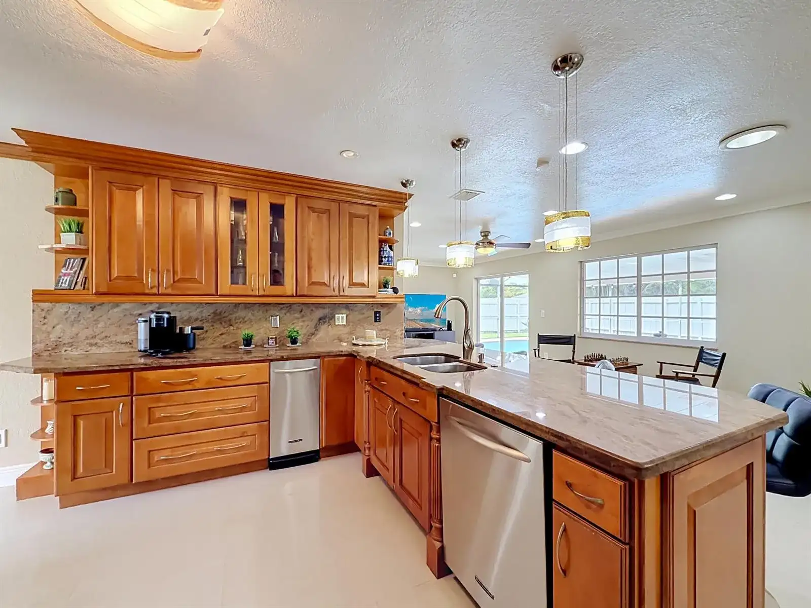 851 E Plantation Circle, Plantation FL 33324 photo 3