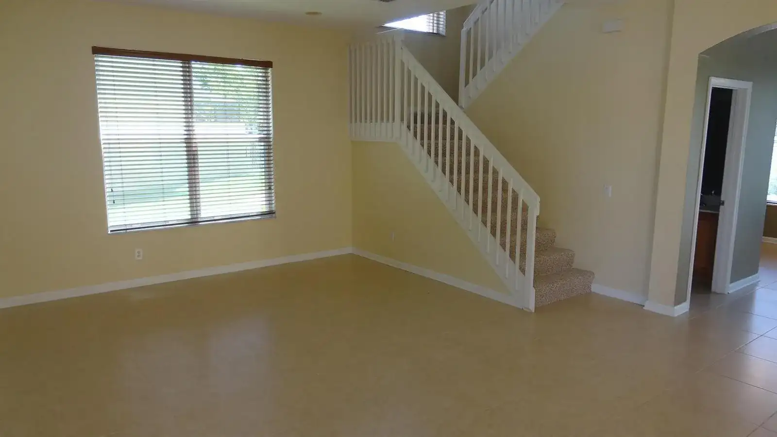 5404 Sunseeker Boulevard, FL 33463 photo 2
