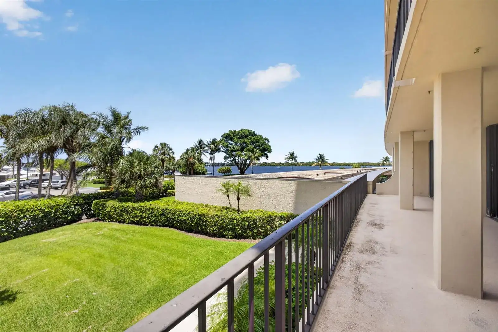 136 Lakeshore Drive, North Palm Beach FL 33408 photo 2