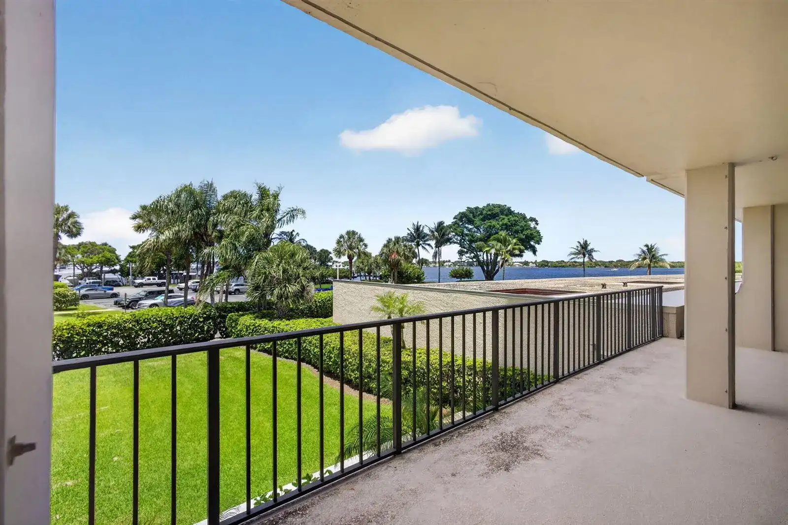 136 Lakeshore Drive, North Palm Beach FL 33408 photo 5