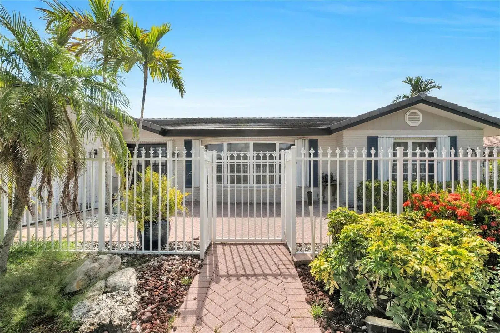 4020 NE 24th Avenue, Lighthouse Point FL 33064 photo 2