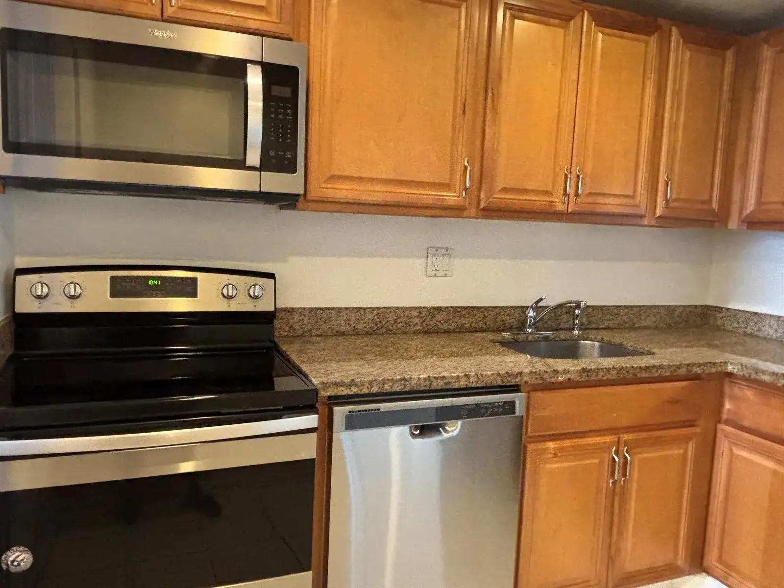 8051 S Colony Circle # 107, Tamarac FL 33321 photo 2