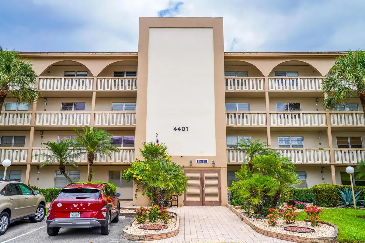 4401 Martinique Court # D2, Coconut Creek FL 33066 photo 3