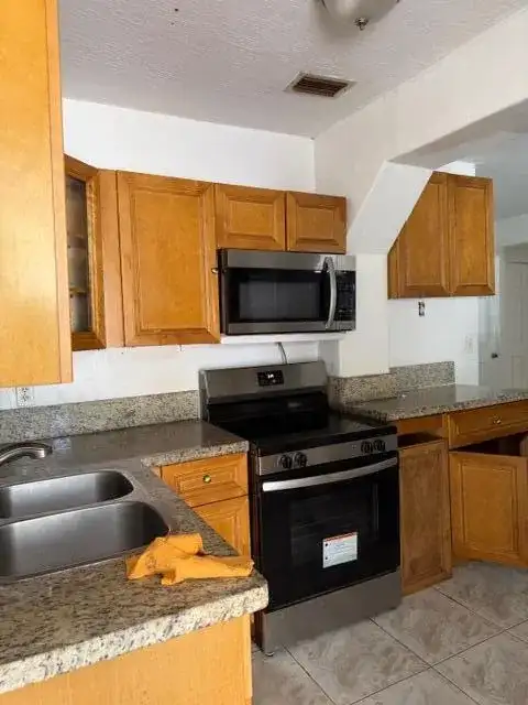 2975 NW 96th Street, Miami FL 33147 photo 3
