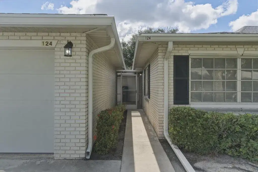 10098 S 42nd Drive, Boynton Beach FL 33436 photo 2