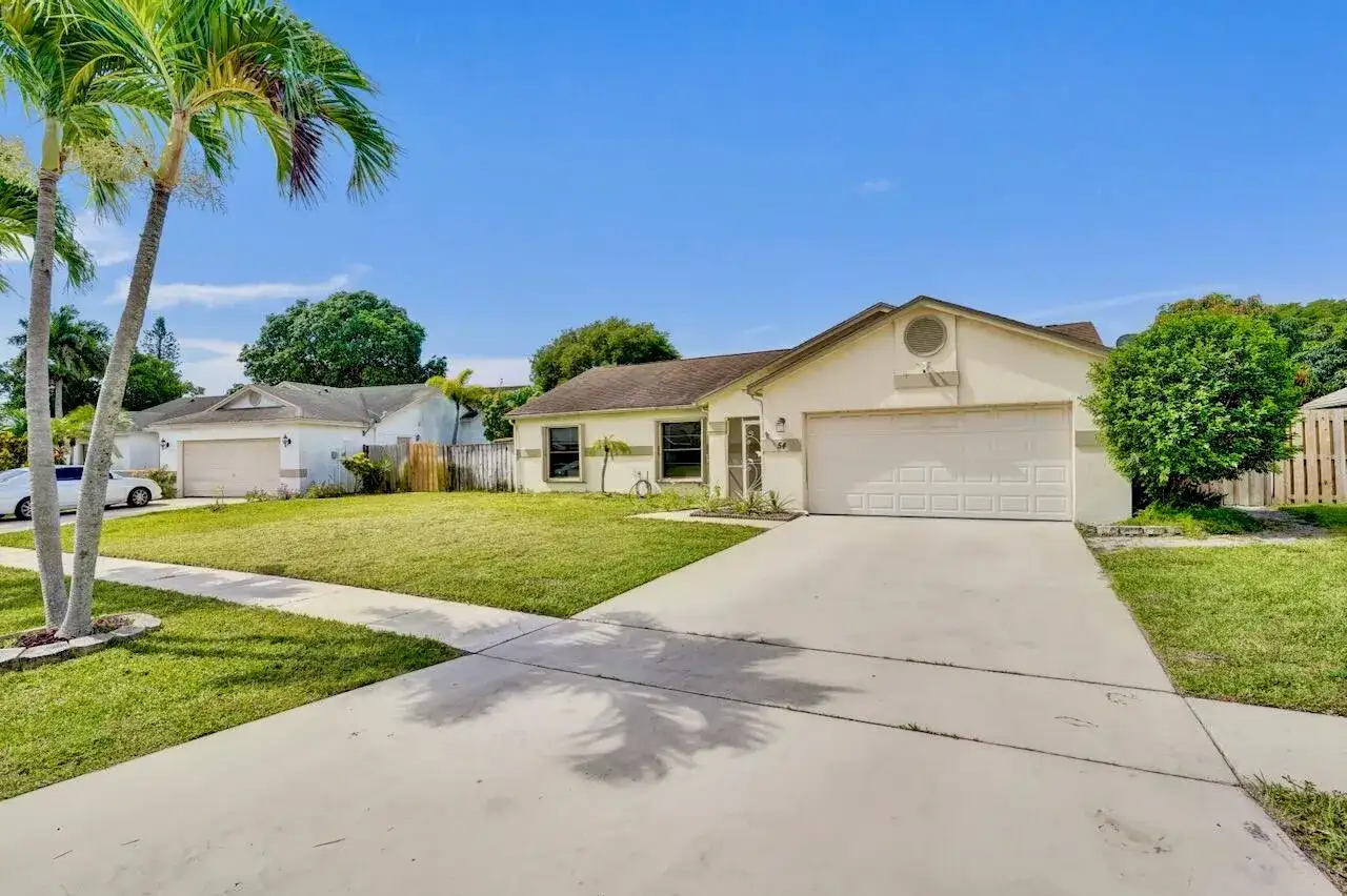 54 Cedar Circle, Boynton Beach FL 33436 photo 4