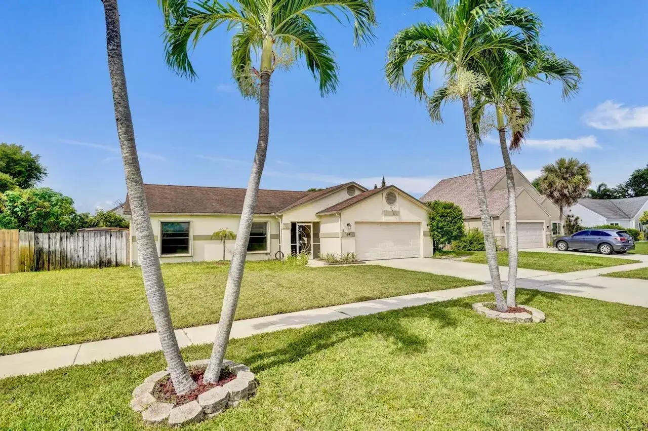 54 Cedar Circle, Boynton Beach FL 33436 photo 5