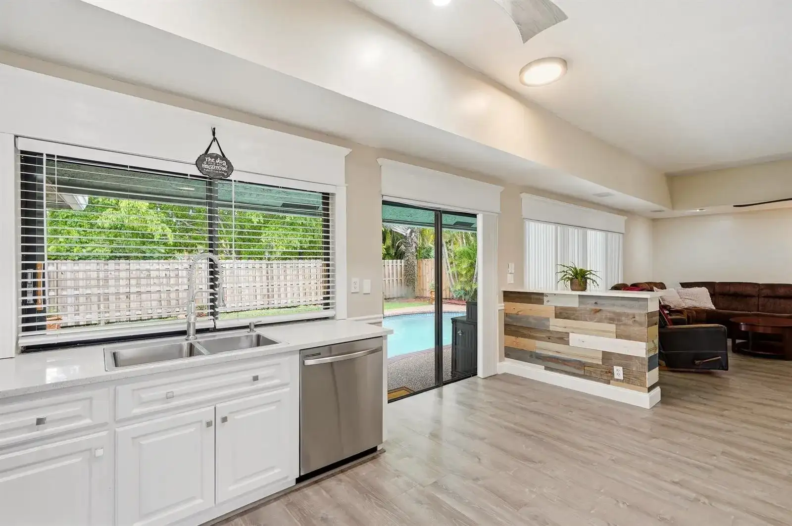 2145 NW 85th Lane, Coral Springs FL 33071 photo 2