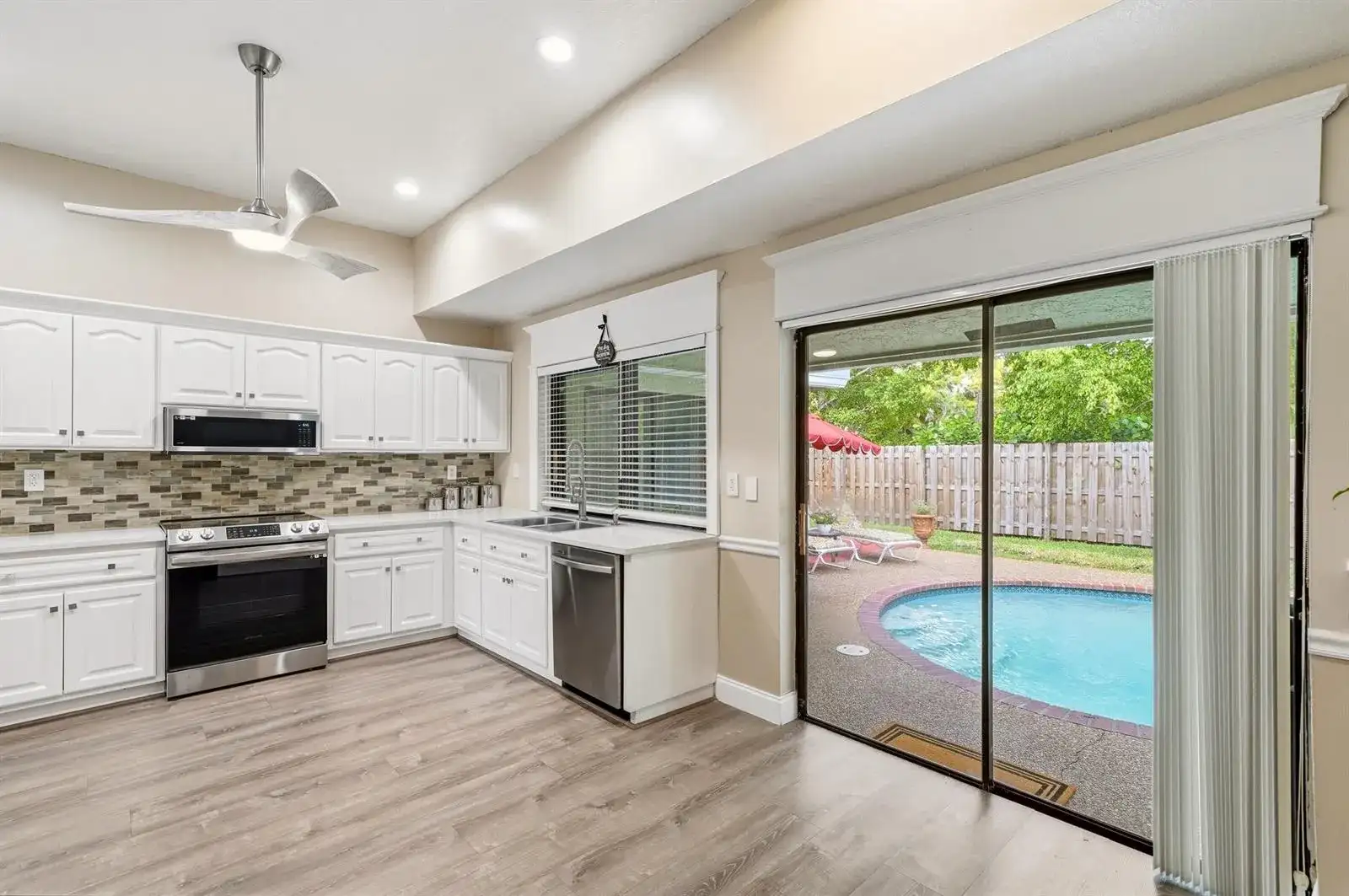 2145 NW 85th Lane, Coral Springs FL 33071 photo 3