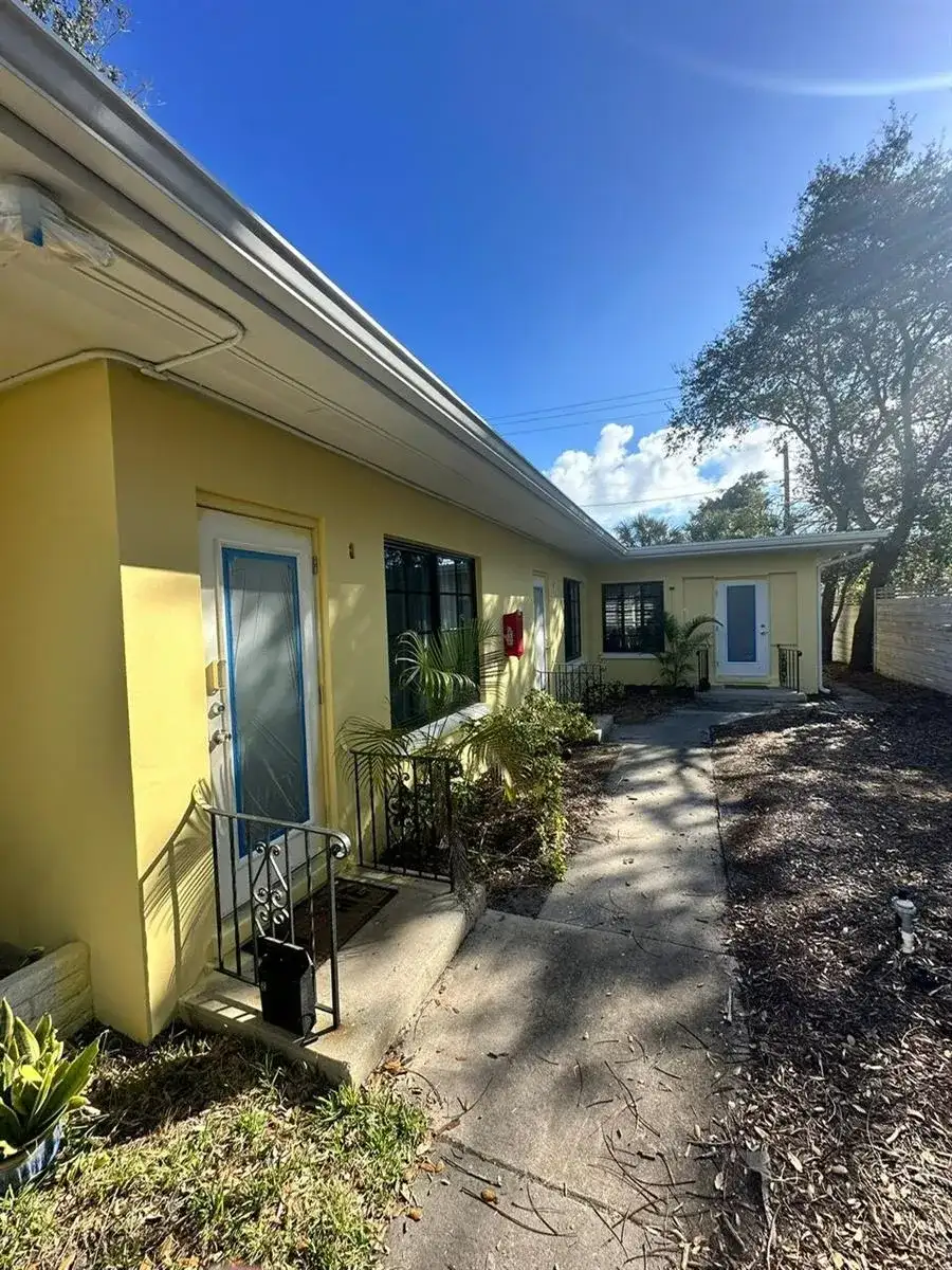 214 S Palmway, FL 33460 photo 2