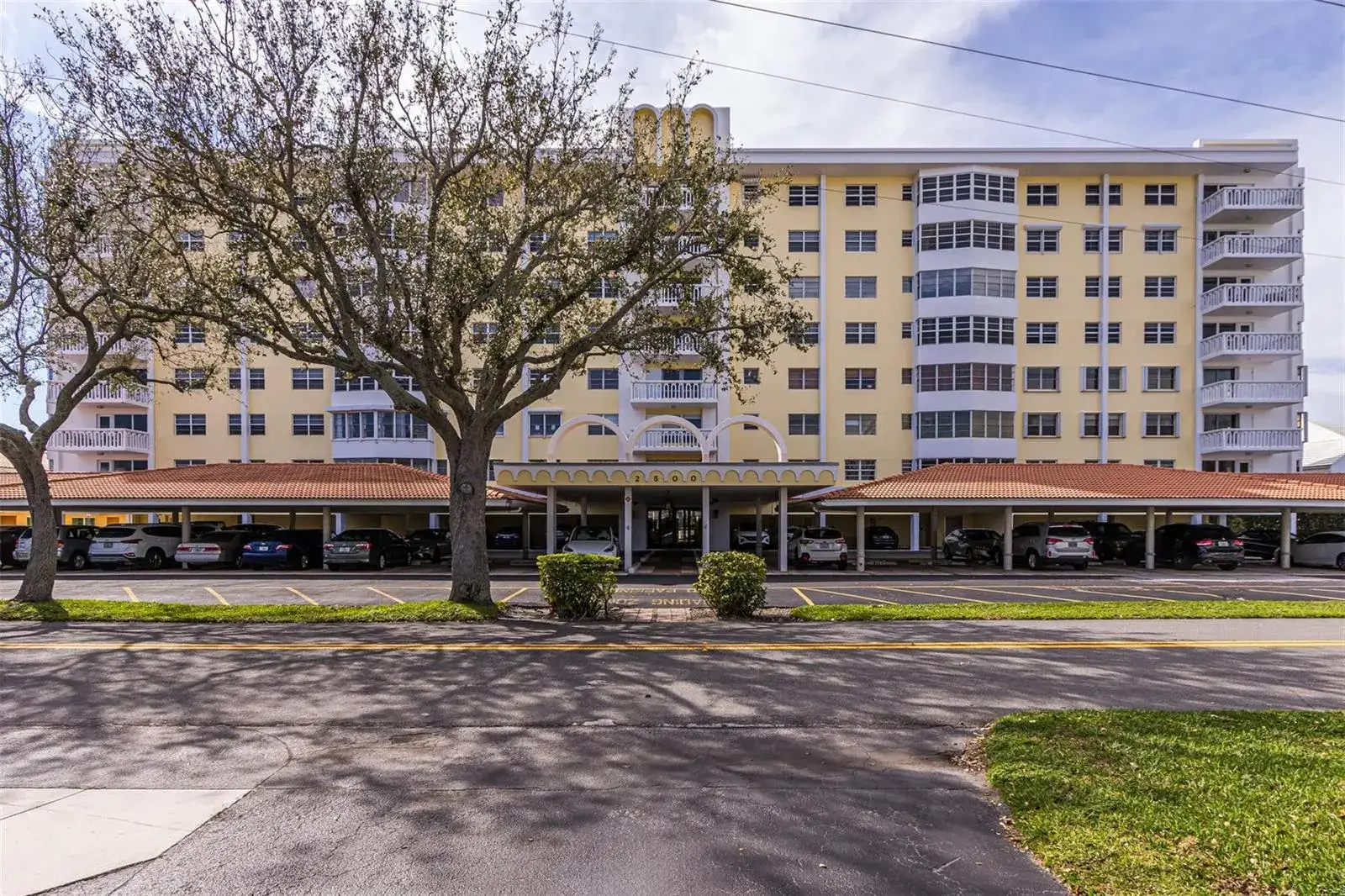 2500 NE 48th Lane # 609, Fort Lauderdale FL 33308