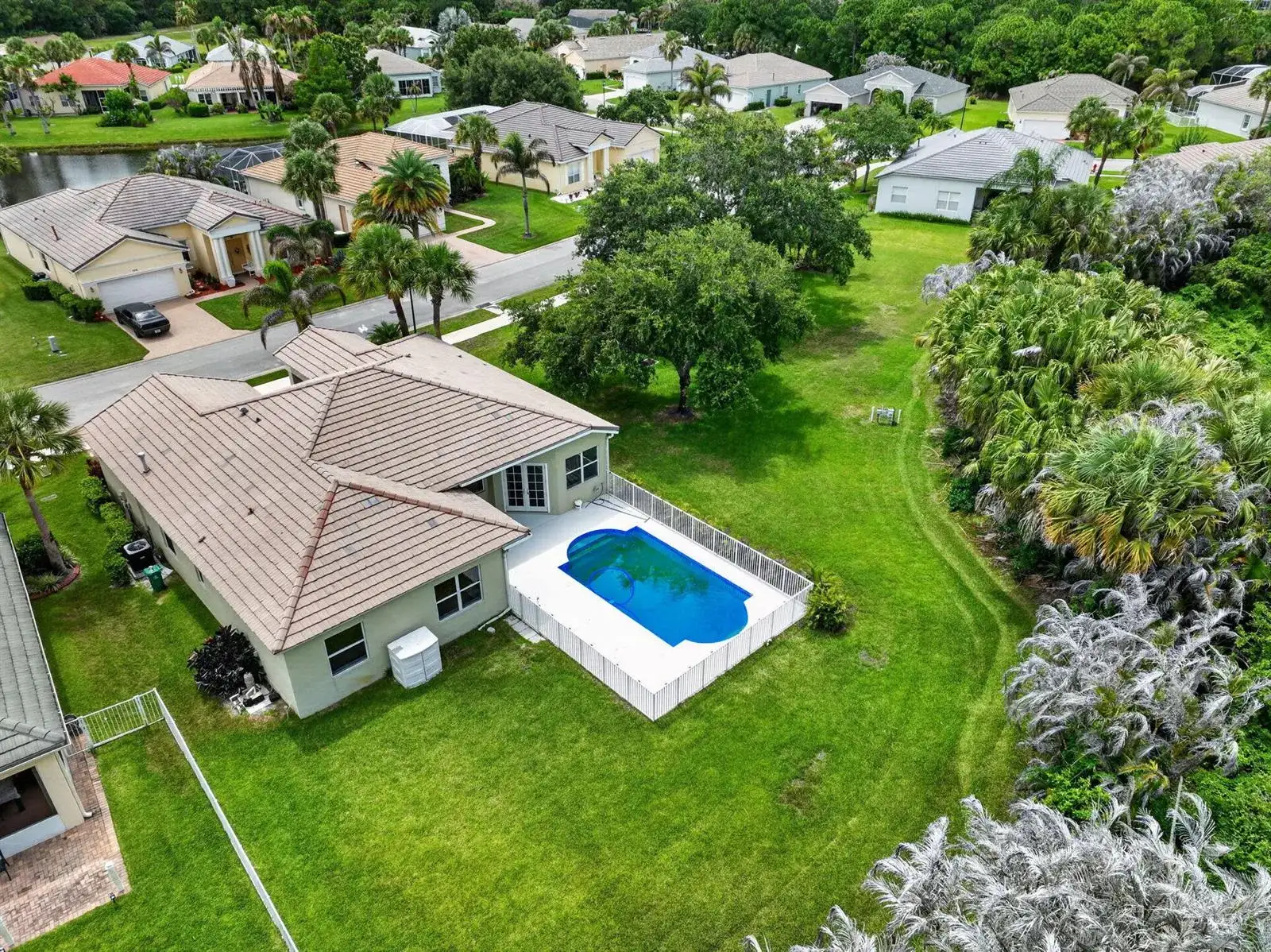 505 SW Lake Manatee Way, Port St. Lucie FL 34986 photo 2