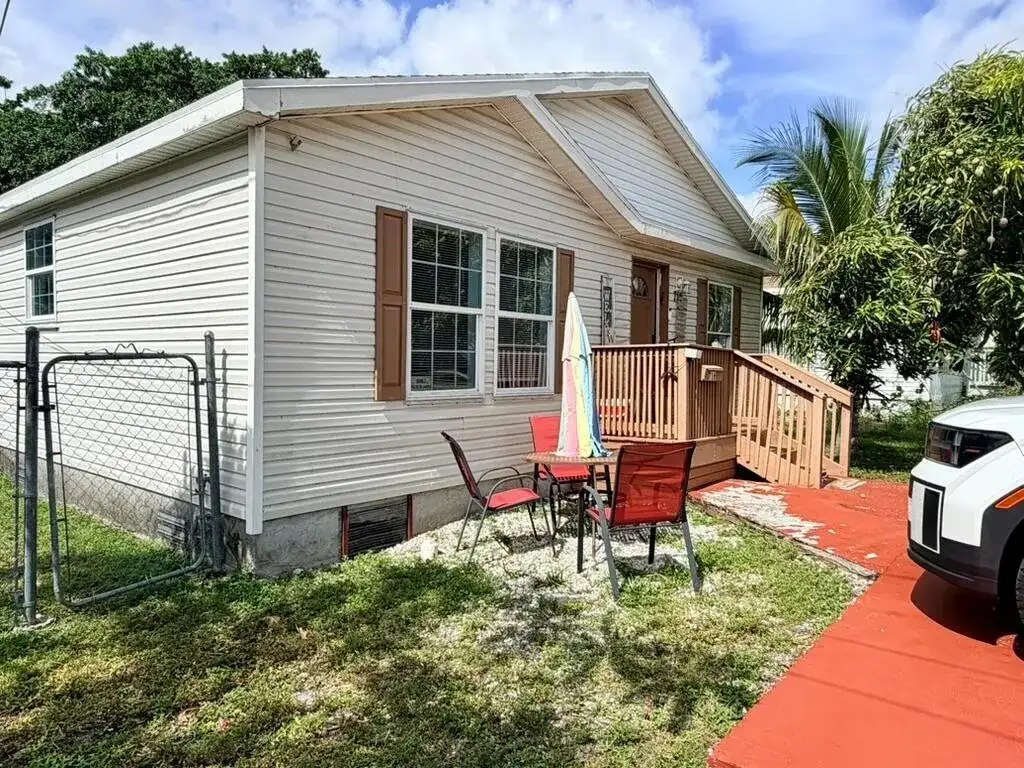 716 21st Street, West Palm Beach FL 33407 photo 2