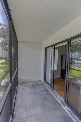 1010 Green Pine Boulevard # E1, West Palm Beach FL 33409