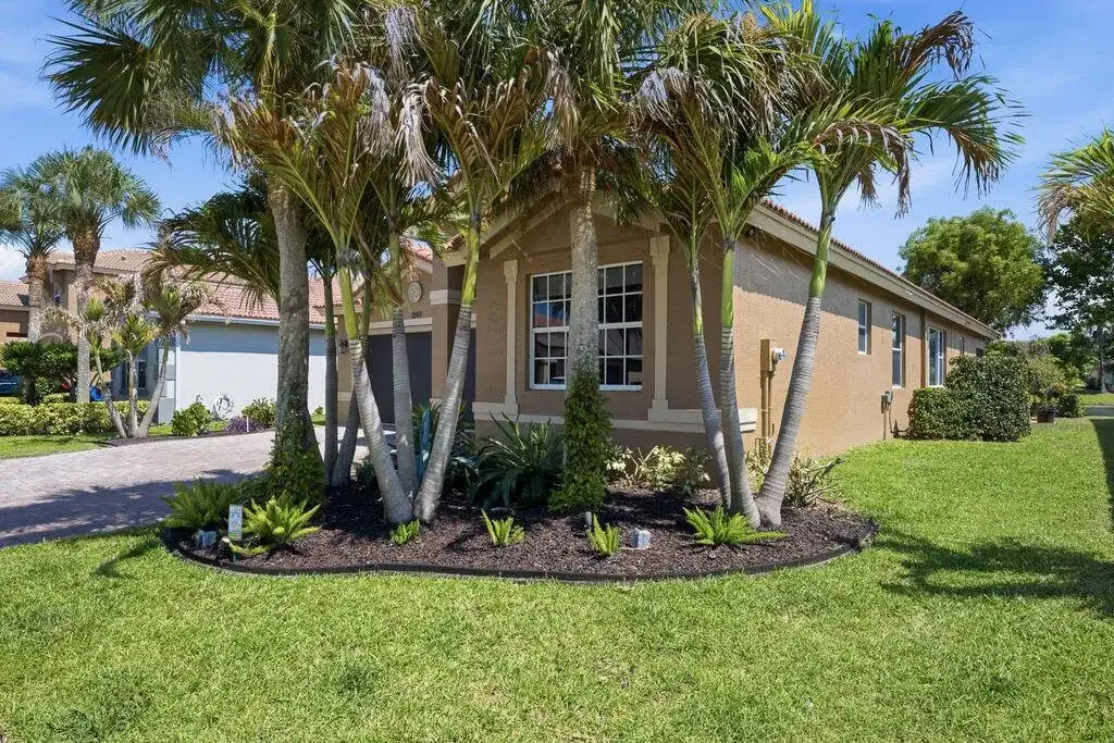 2165 SW Newport Isles Boulevard, Port St. Lucie FL 34953 photo 4