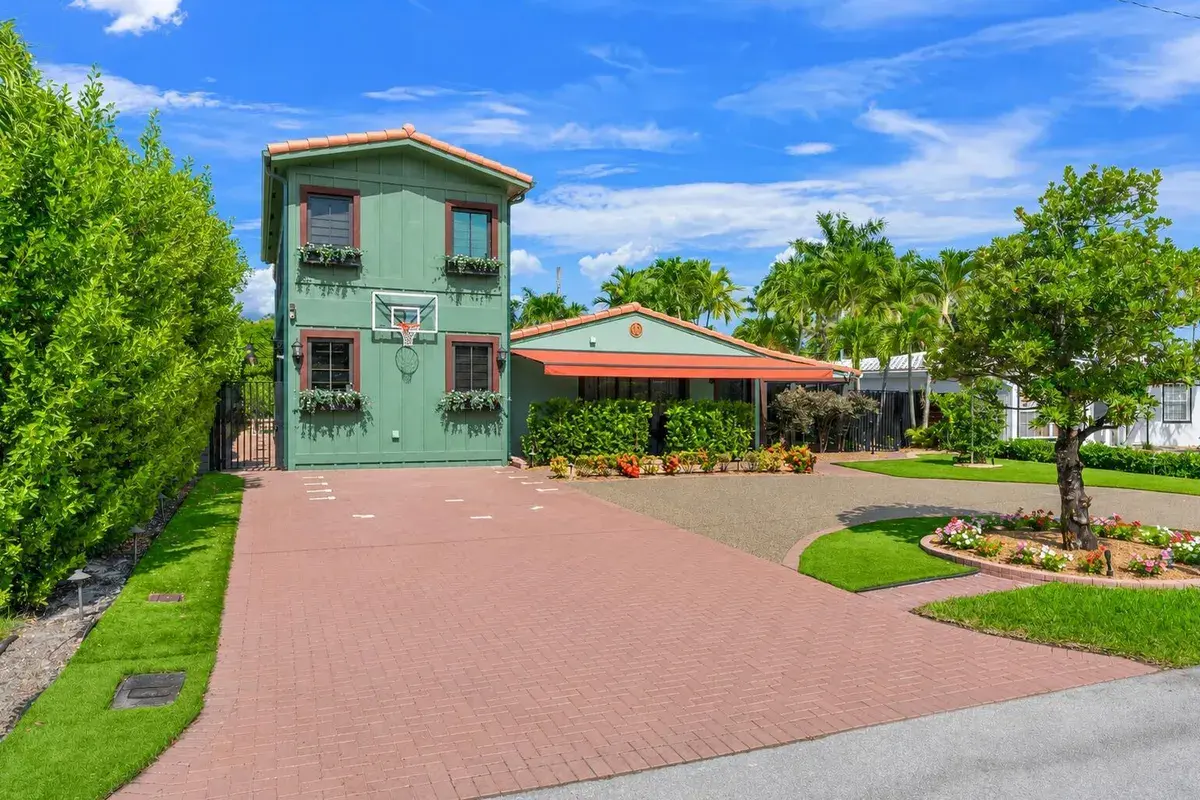 1720 NE 17th Avenue, Fort Lauderdale FL 33305