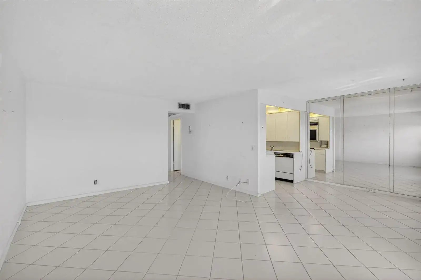 4059 Guildford D, Boca Raton FL 33434 photo 2