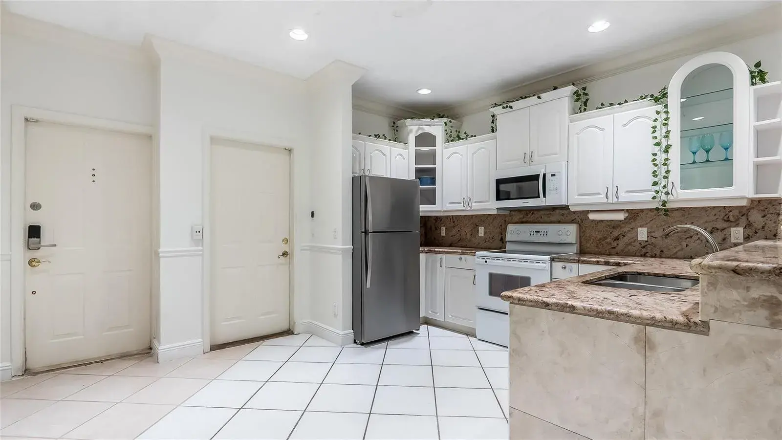 512 S Ocean Boulevard, Pompano Beach FL 33062 photo 5