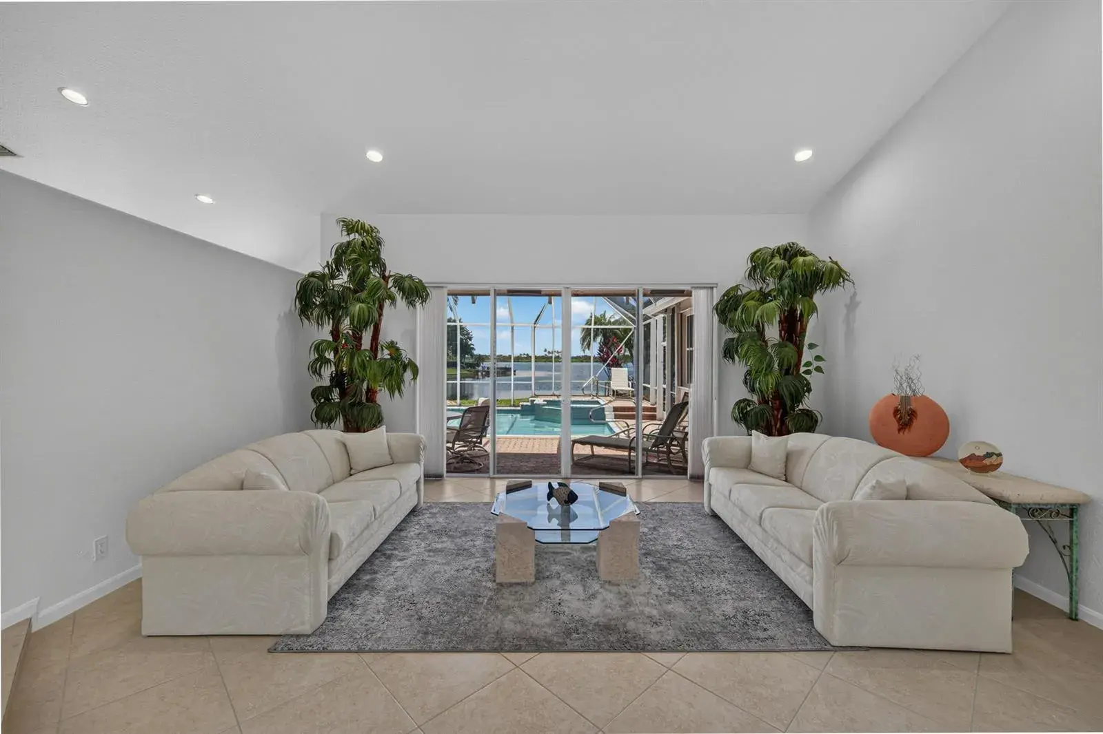 1501 NW 180th Way, Pembroke Pines FL 33029