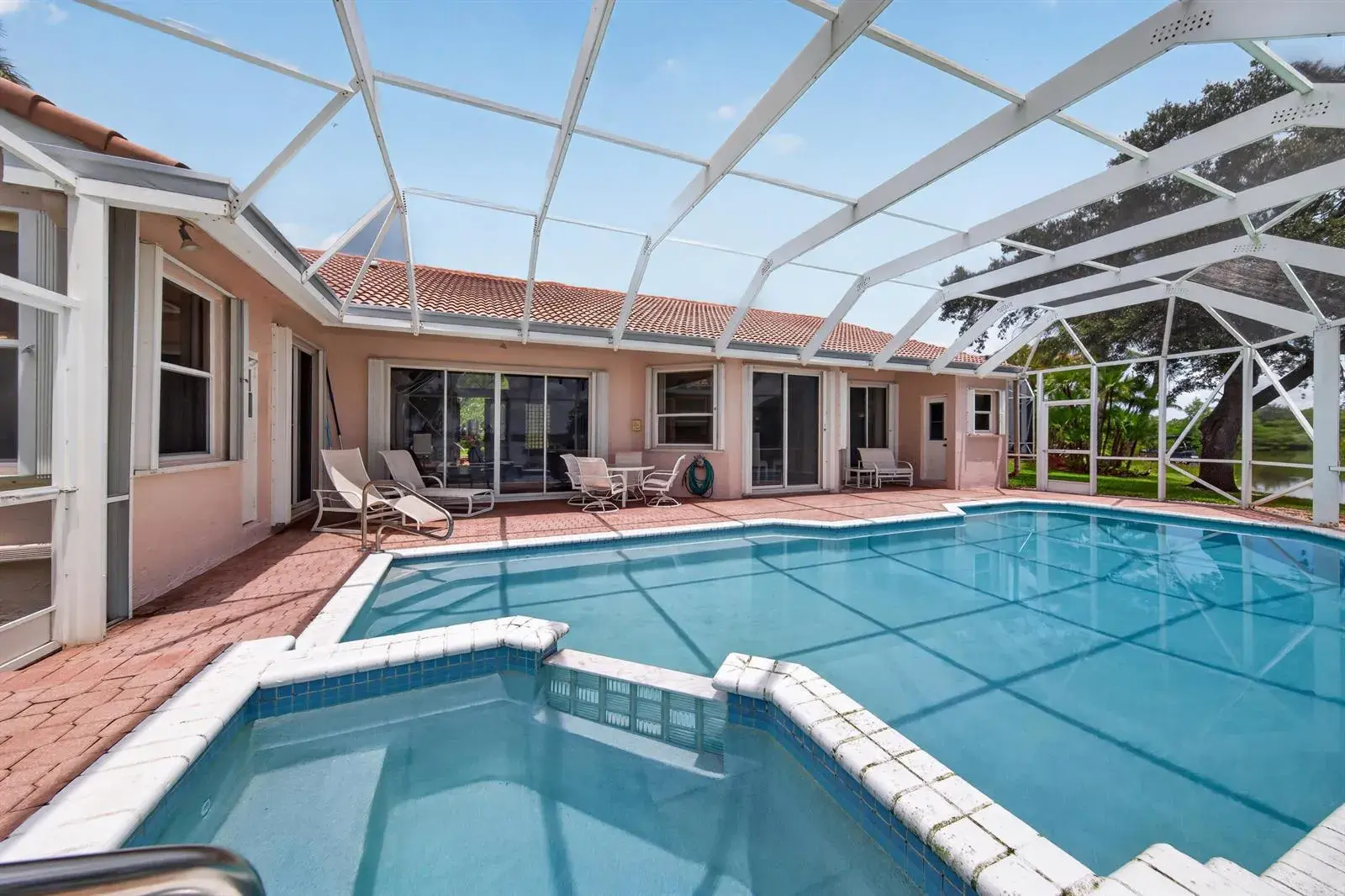 1501 NW 180th Way, Pembroke Pines FL 33029