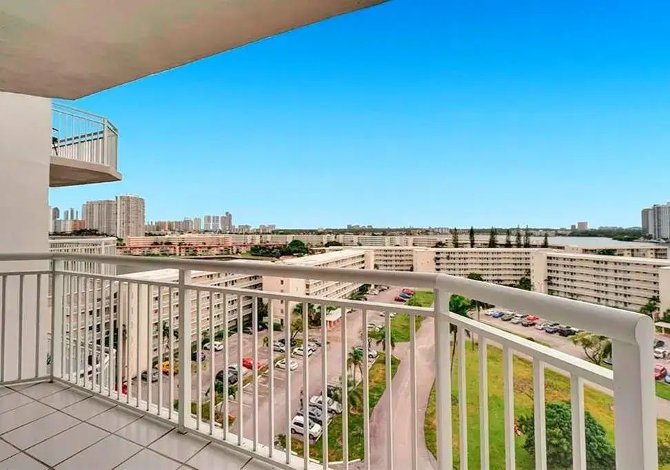 18031 Biscayne Boulevard # 1004, Aventura FL 33160 photo 5