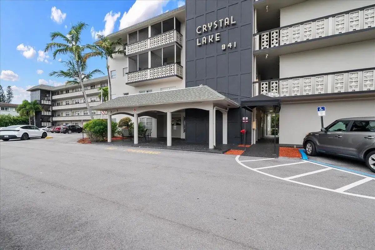 941 Crystal Lake Drive # 402, Deerfield Beach FL 33064 photo 2