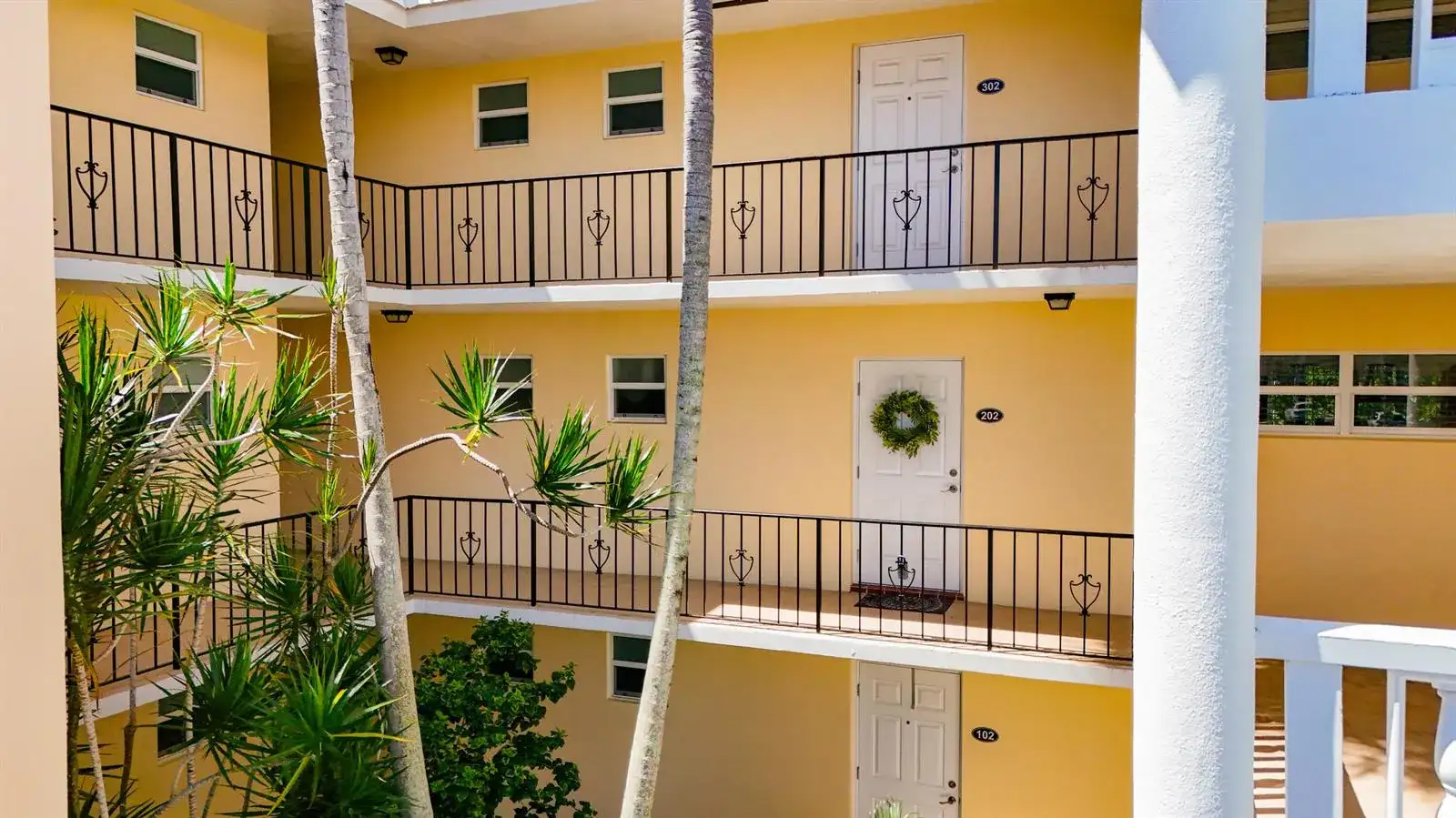 12 Colonial Club Drive # 202, Boynton Beach FL 33435 photo 2