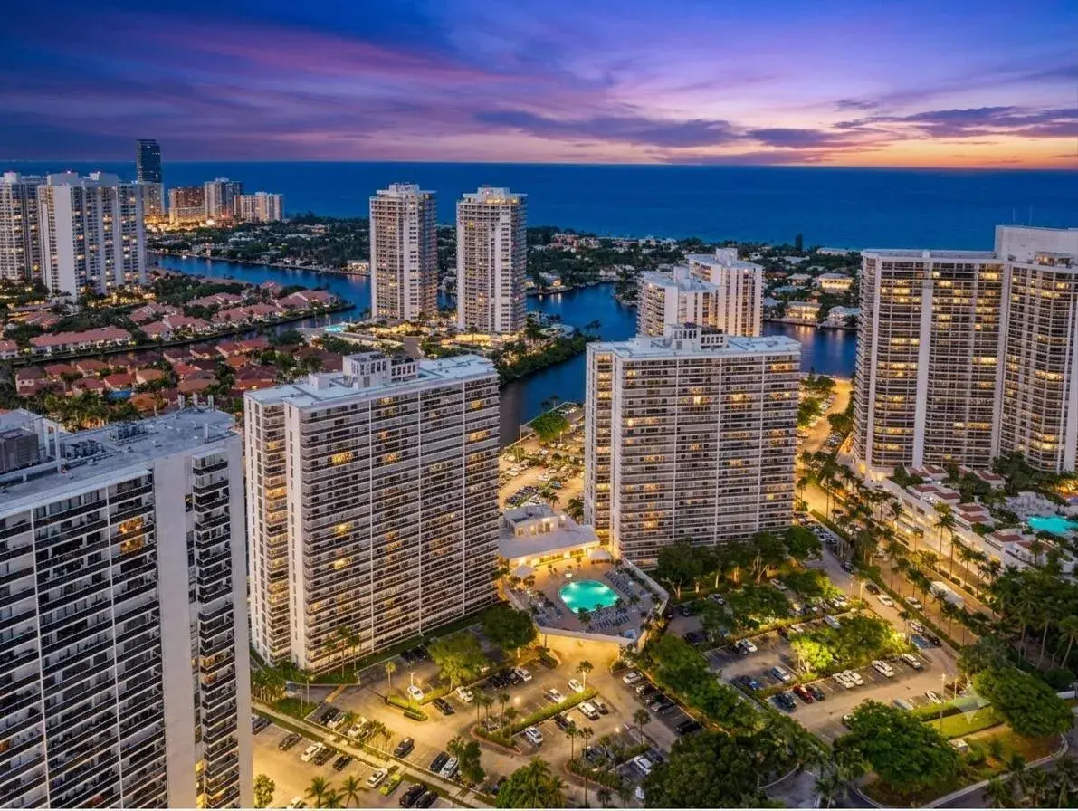 3701 N Country Club Drive # 404, Aventura FL 33180