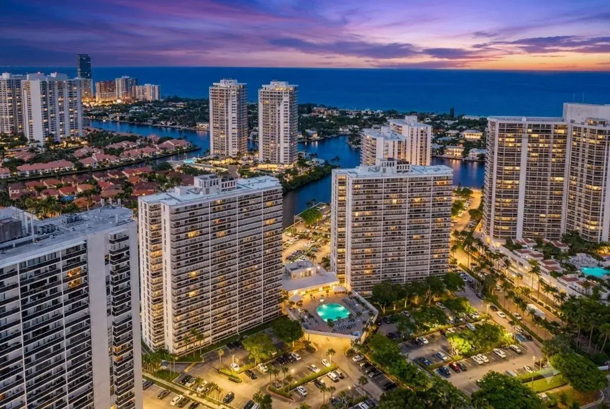 3701 N Country Club Drive # 404, Aventura FL 33180