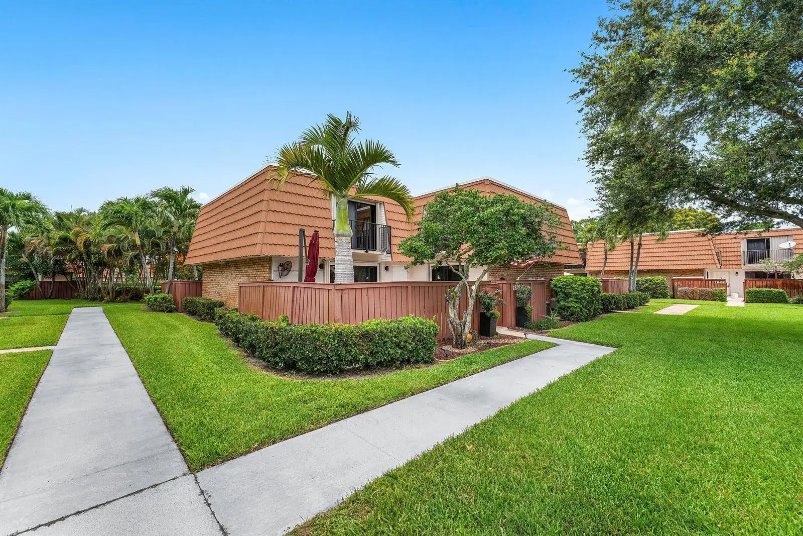 2818 Waterford Drive N, Deerfield Beach FL 33442 photo 4
