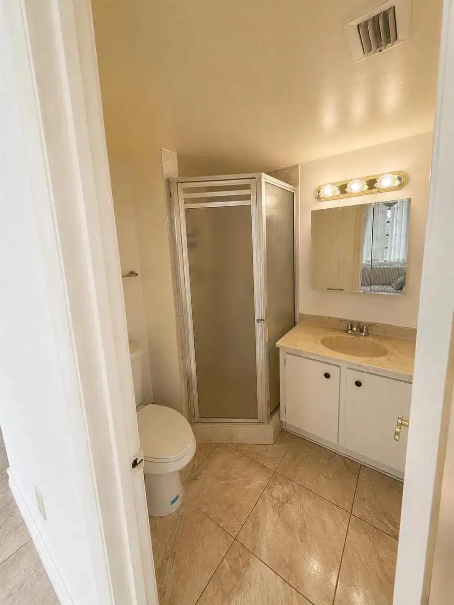 1000 Colony Point Circle # 315, Pembroke Pines FL 33026 photo 5