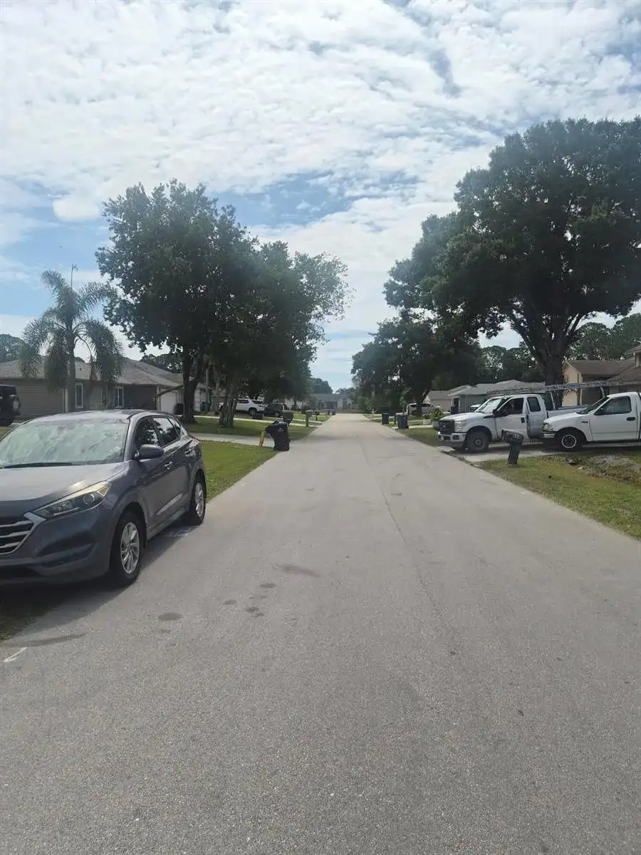 681 NW Thuringer St Street NW, Palm Bay FL 32907 photo 5
