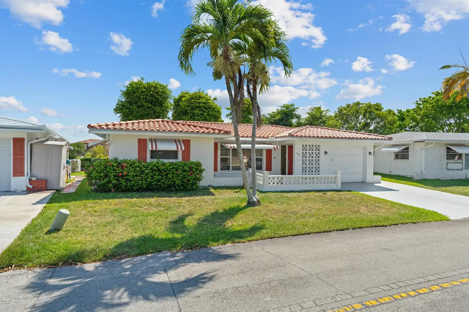 4915 NW 51st Avenue NW, Tamarac FL 33319 photo 2