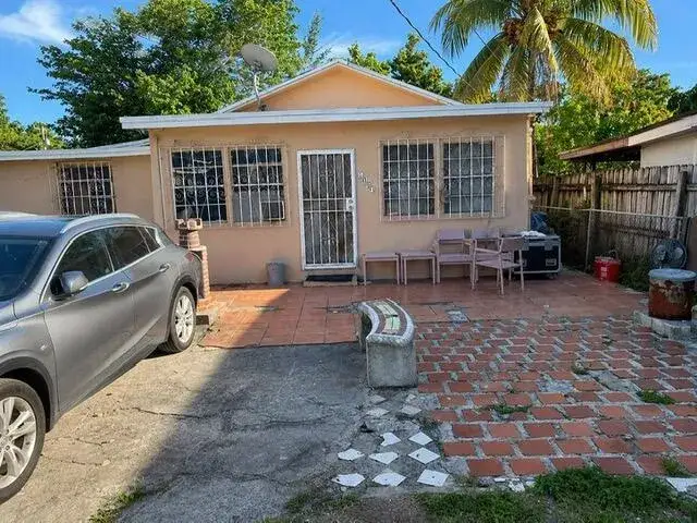 1850 NW 35th Street, Miami FL 33142