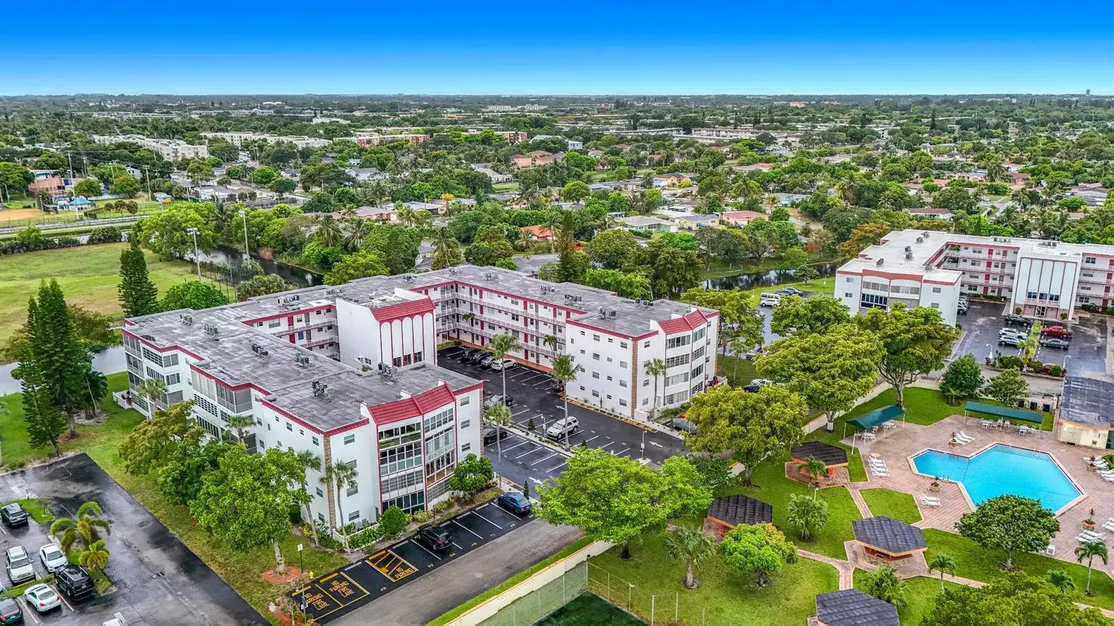 4270 NW 40th Street # 401, Lauderdale Lakes FL 33319 photo 2