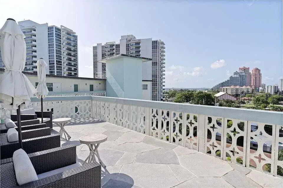3250 NE 28th Street Unit 302, Fort Lauderdale FL 33308