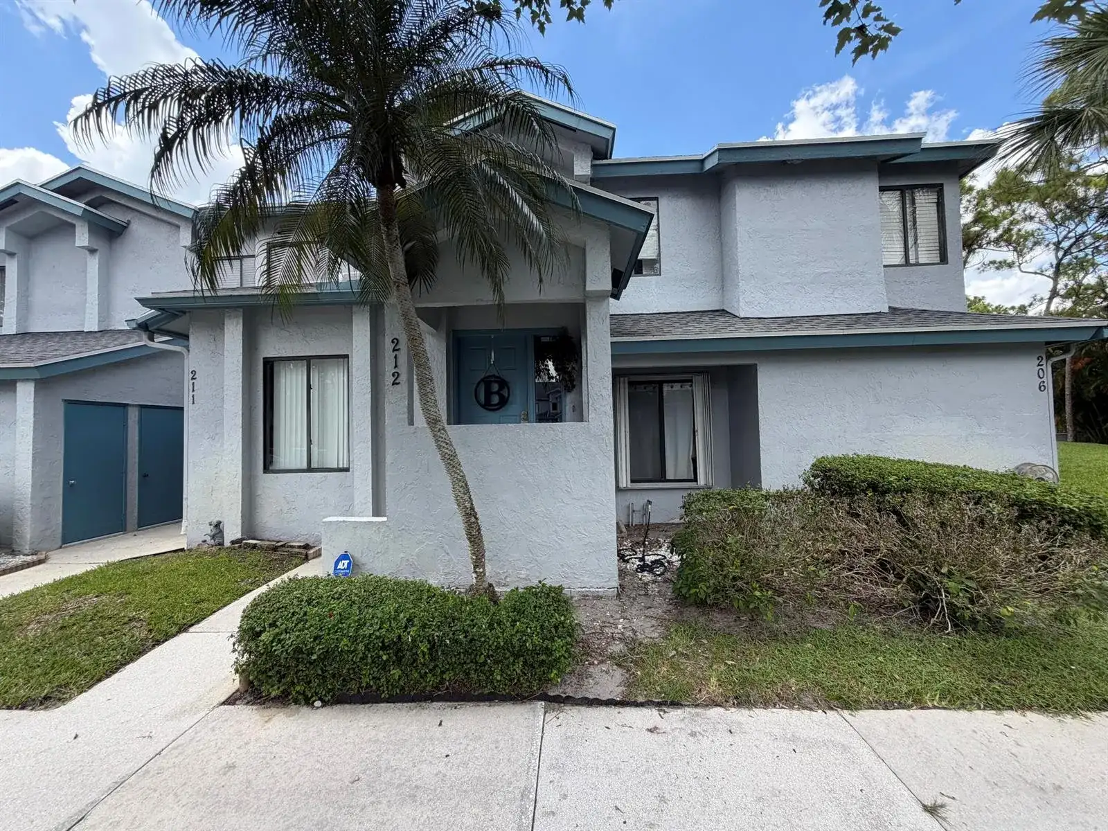 212 Harbour Pointe Way, FL 33413 photo 2