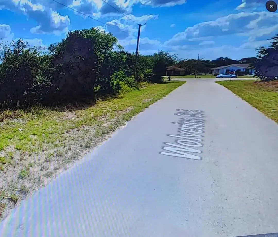 810 E Wolverine Street E, Lehigh Acres FL 33974 photo 4