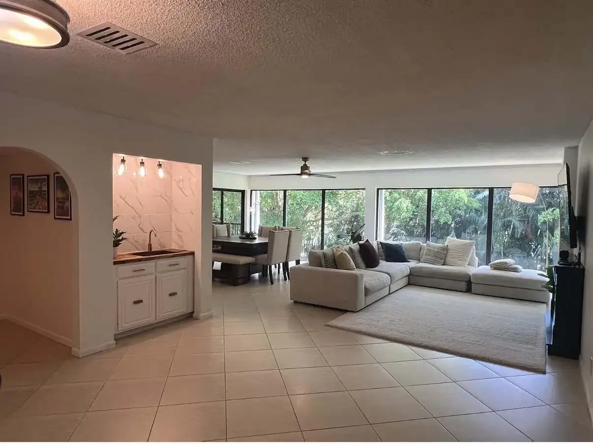 1639 Embassy Drive # 202, West Palm Beach FL 33401 photo 2