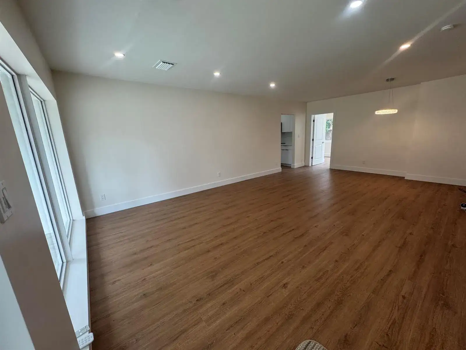 725 NE 160th Terrace, Miami FL 33162 photo 2