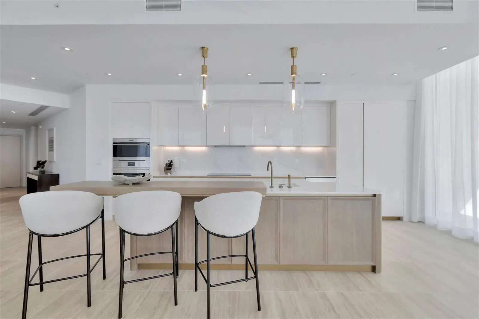 525 N Fort Lauderdale Beach Boulevard # 1903, Fort Lauderdale FL 33304